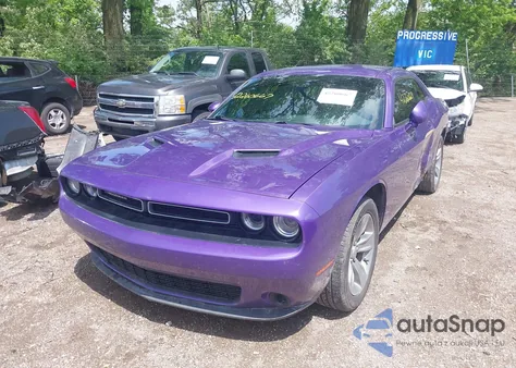 2018 Dodge Challenger Sxt z USA, uszkodzony, nr VIN 2C3CDZAGXJH310482